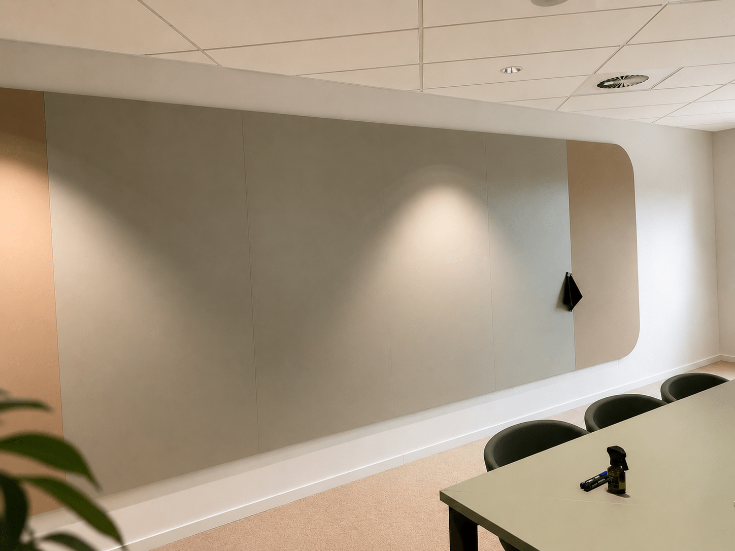 Whiteboard met Bulletinboard
